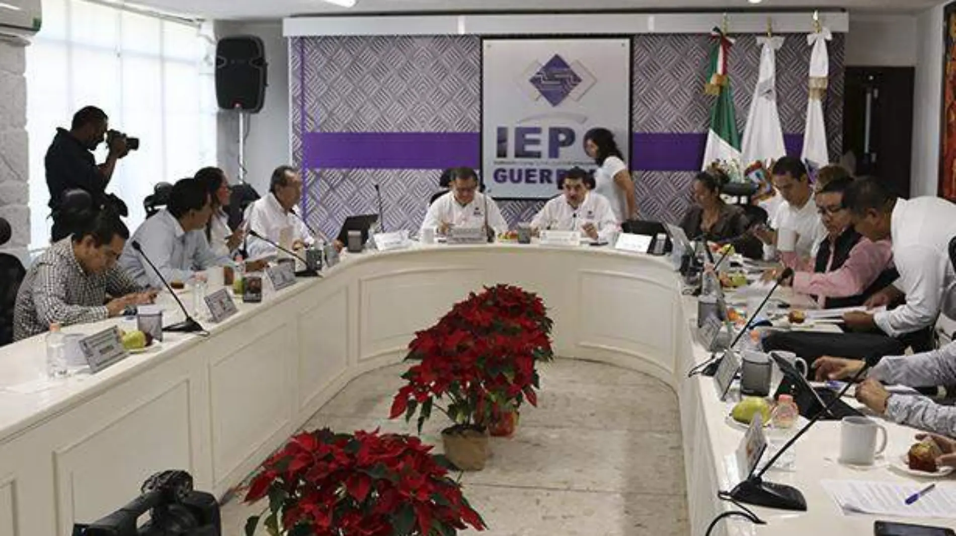 Acapulco - IEPC avala créditos a partidos